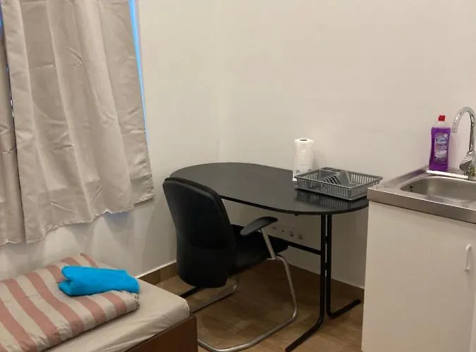 Roland Downtown - Keleti